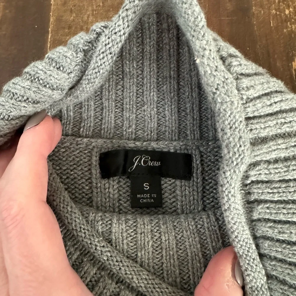 J.Crew roll-neck cable knit sweater in Gray🩶